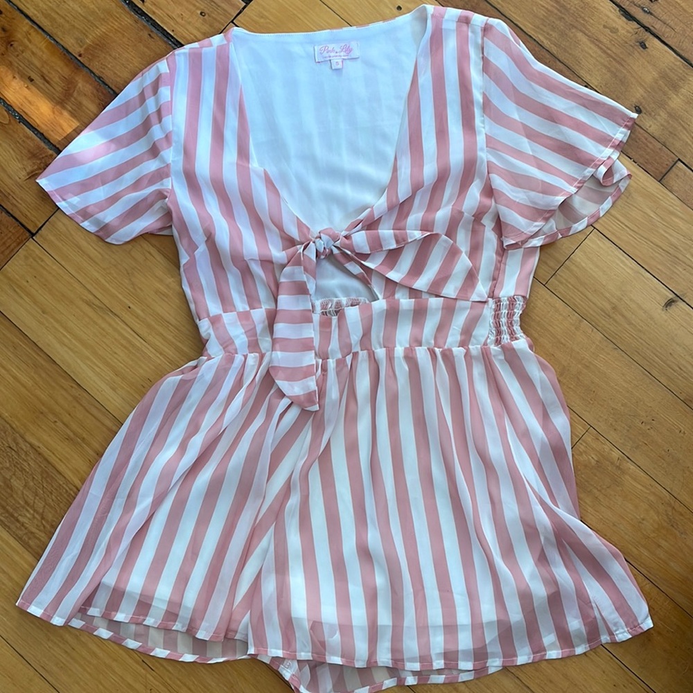Pink lily online boutique item